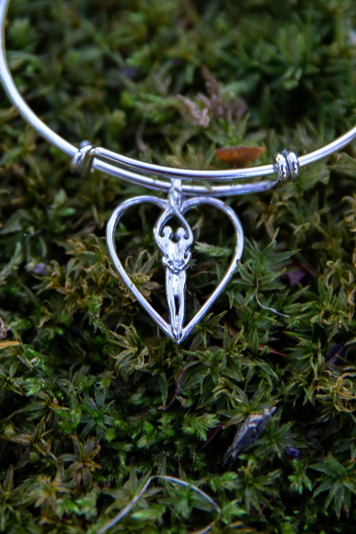 valentines day heart shaped jewelry - bracelets - necklaces - love symbols